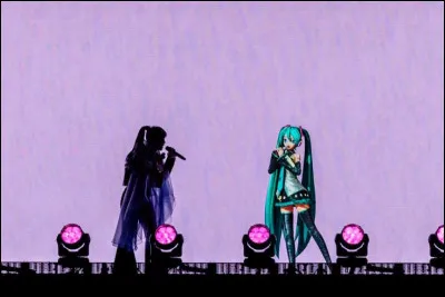 Avec qui Ado a-t-elle déjà chanté sur scène ?