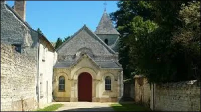 Voici l'église Saint-Clair, à Courchamps. Commune Angevine, elle se situe en région ...