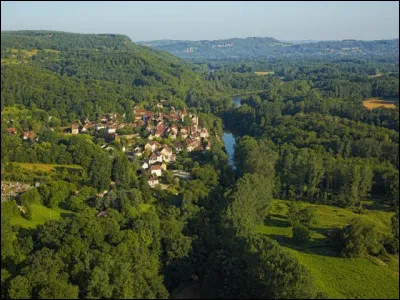 L'île de Calypso est une île fluviale de la Dordogne, située dans le département du Lot. Dans quelle région ?