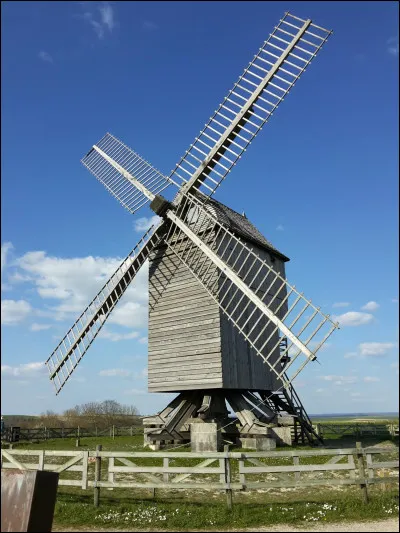 De quelle période historique française le Moulin de Valmy est-il un symbole ?