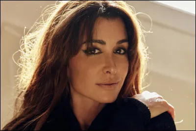 Qui est cette chanteuse dont l'un des titres est ''Sur le fil'' ?