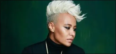 À quelle chanteuse doit-on "Next To Me" en 2012 ?