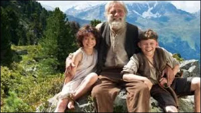 La Garonne. Nicole Croisille. 

Les villages s'appellent Sauternes,
Saint-Estephe, ou Saint-émilion.
Les pierres sont belles, et la lumière est bonne,
Entre les vignes, et la braconne.
Toute une enfance à l'ombre de la maison...

À qui était la maison ?