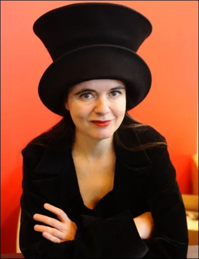Quelle est la nationalité d'Amélie Nothomb, romancière d'expression française ?