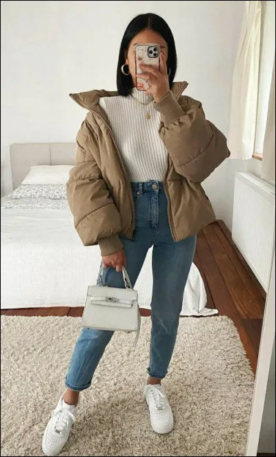 Premièrement, aimes-tu cette tenue ?