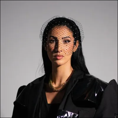 Quelle chanson de Lyna Mahyem préfères-tu ?