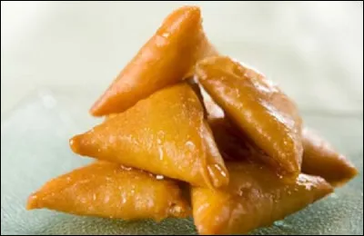 Quel fruit sec est utilisé dans la préparation des briouates marocains ?