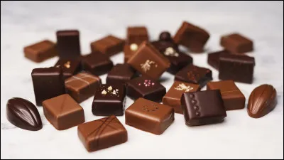 La ganache, couramment utilisée comme glaçage ou fourrage, est un mélange de chocolat et de ...