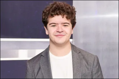 Comment s'appelle l'acteur de Dustin Henderson ?