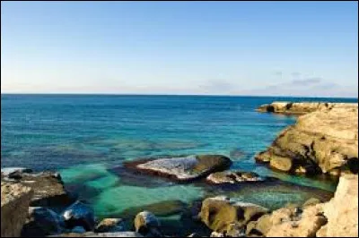 Parmi ces pays, combien ont leur capitale au bord de la mer Caspienne ?