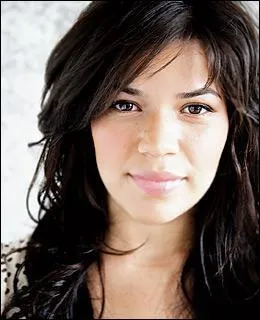 Dans la vraie vie, cette actrice est loin d'tre aussi 'Ugly' qu'au petit cran :