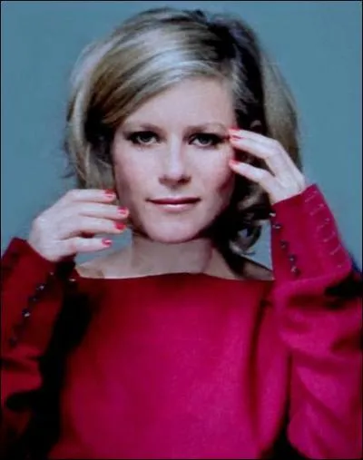 Cette actrice est elle aussi relie  Pierre-Franois Martin-Laval puisqu'elle tait sa partenaire dans les Robins des Bois :