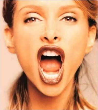 C'est l'imprvisible Ally McBeal :