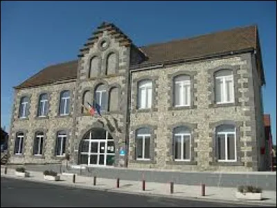 Nous commençons notre balade en Auvergne-Rhône-Alpes, à Bas-et-Lezat. Village de l'arrondissement de Riom, il se situe dans le département ...