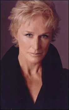 Glenn Close a reu neuf Emmy ! Pour une fois, dites-moi donc pour quelle srie elle n'a PAS reu cette rcompense :