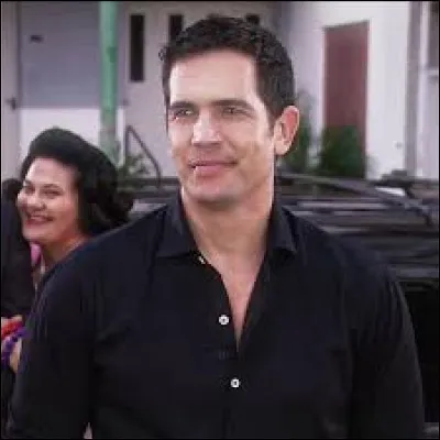 Qui est le p&egrave;re de Violetta ?