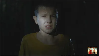 Où les garçon trouve-t-il l'étrange fille ?