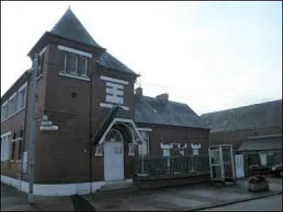 Nous sommes &agrave; pr&eacute;sent dans le Santerre, &agrave; Gruny. Village de l'arrondissement de Montdidier, il se situe dans le d&eacute;partement ...