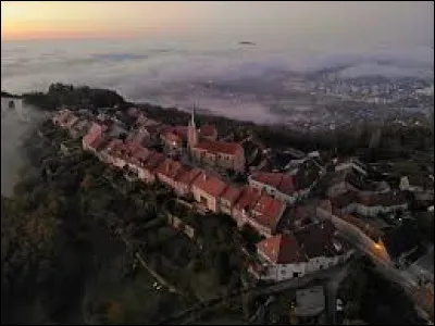 Commune de Bourgogne-Franche-Comt&eacute;, dans l'aire d'attraction L&eacute;donienne, Montaigu se situe dans le d&eacute;partement ...