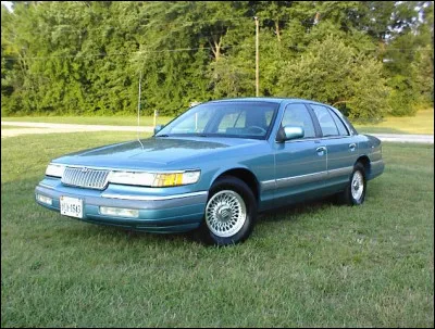 La ''Mercury Grand Marquis'' était un voiture produite par la marque... Mercury.