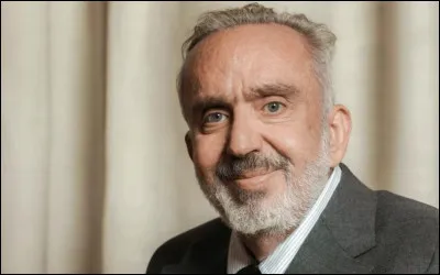 Qui est ce réalisateur de la comédie dramatique ''Le Marquis'' ?
