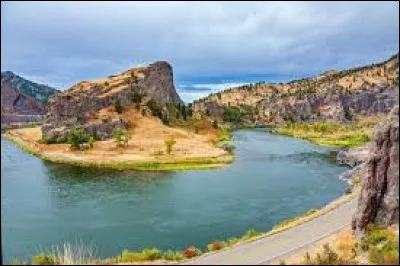 Si je vous dis que la ville de Chamois, aux États-Unis, est située à environ quarante kilomètres de Jefferson City, dans quel État sommes-nous ?