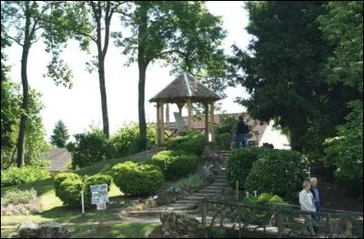 La Famille Follot avait une demeure dans le parc ; mais que fabriquaient-ils ?