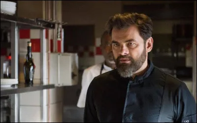 Comment s'appelle cette série créée par Arnaud Malherbe et Marion Festraëts, et dans laquelle Cornillac joue le Chef ?