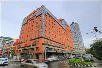 Dans quelle série retrouve-t-on la ville de Bayview ?