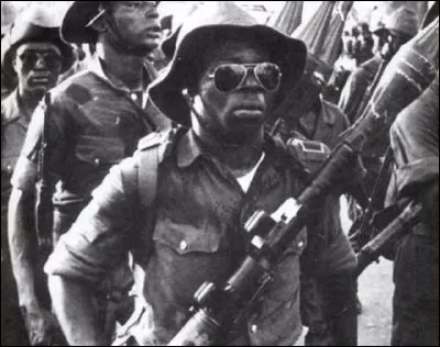 Sur quelle île indépendante ''Les Tontons Macoutes'' ont-il sévi ?