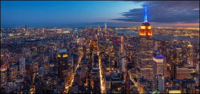 "Manhattan" est un film dans lequel joue Mia Farrow.