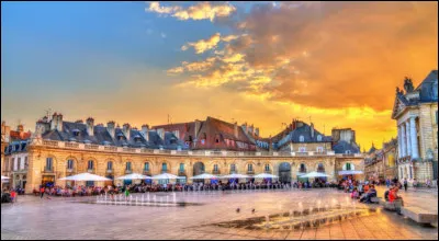 Dijon est la ville natale de Victor Hugo.