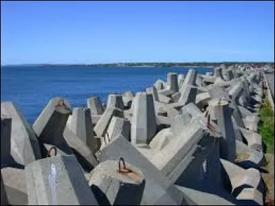 Quel est le nom de l'esclave qu'Achille doit donner à Agamemnon qui a dû rendre la sienne à son père ?