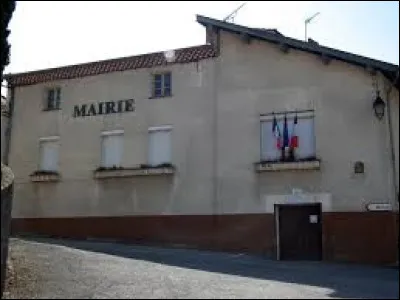 Nous démarrons notre balade à Arras-sur-Rhône. Village de l'arrondissement de Tournon-sur-Rhône, il se situe dans le département ...