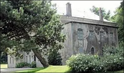 Nous partons en Lorraine, dans le Saintois, au ch&acirc;teau de Lem&eacute;nil-Mitry. Petit village de ... 2 habitants, dans l'aire d'attraction Nanc&eacute;enne, il se situe dans le d&eacute;partement ...