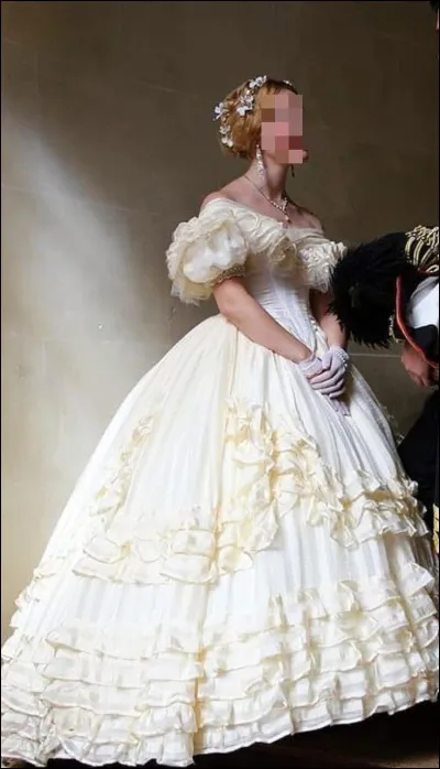 Qui fut la première a porter une robe blanche lors de son mariage ?