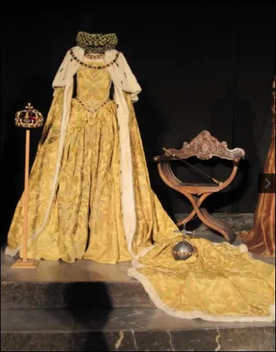 Qui lança la tendance des robes bouffantes au XVIe siècle ?