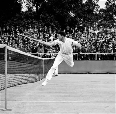 Quel était le surnom du jouer de tennis ''Jean Borotra'' ?
