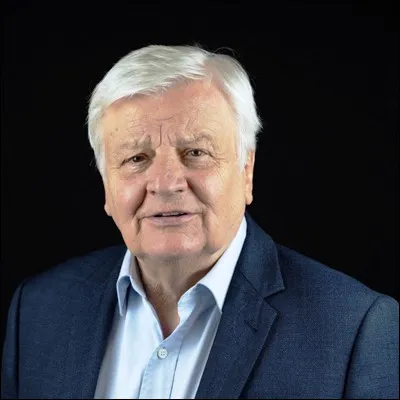 Quel documentaire sur la nature réalisé par Jacques Perrin a reçu le César du meilleur documentaire en 2011 ?