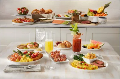 Tu as devant toi un grand buffet avec plein de plats différents ; au loin, tu aperçois TON plat PRÉFÉRÉ. Que fais-tu ?