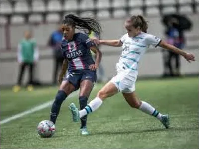 Un mort, des blessés, des voitures brûlées, des vitrines enfoncées, des magasins saccagés et cambriolés, cinq cents arrestations, ça c'est sport ! Bravo les supporters ! Continuez, on adore ! Quel est ce sport qui sort des yeux à cause de gens comme ça ?