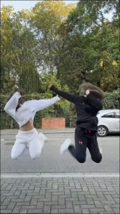 Quand quelqu'un te comprend tu...