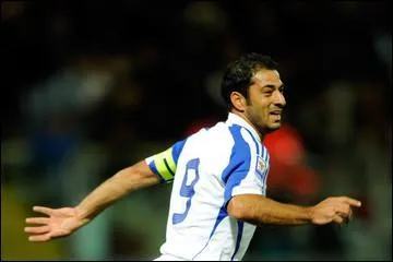 Actuel capitaine de l'quipe de Chypre, Yiannis Okkas avait ouvert le score face  la France en liminatoires de l'Euro 2004,  Nicosie. Le match s'est termin sur...