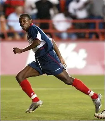 Parmi ces footballeurs hatiens, lequel n'a jamais volu en championnat de France ?