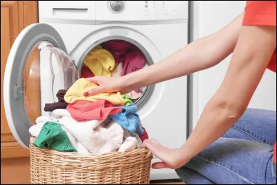 Je servais à battre le linge dans la rivière pour le nettoyer avant larrivée des machines à laver. On m'appelait...