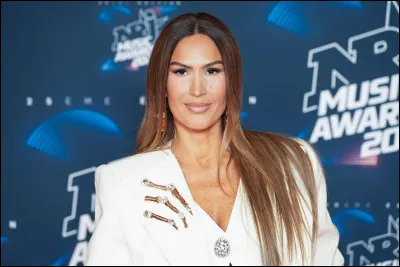 Cette chanteuse est devenue célèbre grâce à sa collaboration avec...