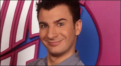 Sur quelle chaîne cet humoriste a-t-il animé l'émission "Morning Live" (entre 2000 et 2002) ?