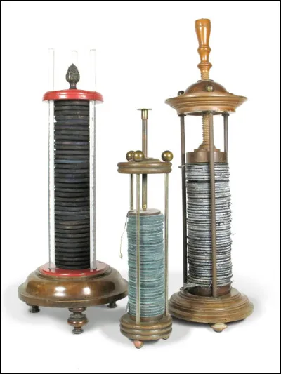 Quel est le nom de ce scientifique italien ayant inventé une pile et dont le nom fait aussi référence à une unité de mesure ?