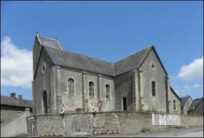 Voici l'&eacute;glise Saint-Pierre-et-Saint-Paul, &agrave; Poulay. Ancienne commune de l'aire d'attraction Mayennaise, elle se situe en r&eacute;gion ...