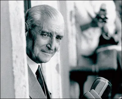 António de Oliveira Salazar est le plus grand dictateur de l'histoire.